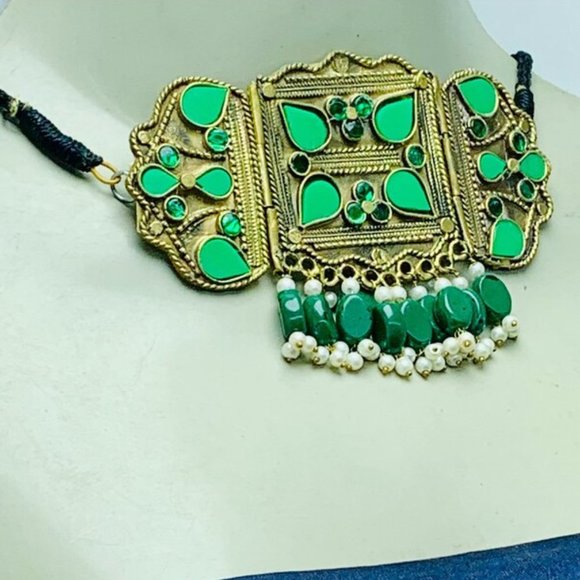 Handmade Jewelry Set, Green Amulet Cum Choker Style Necklace With Earrings - Picture 3 of 7